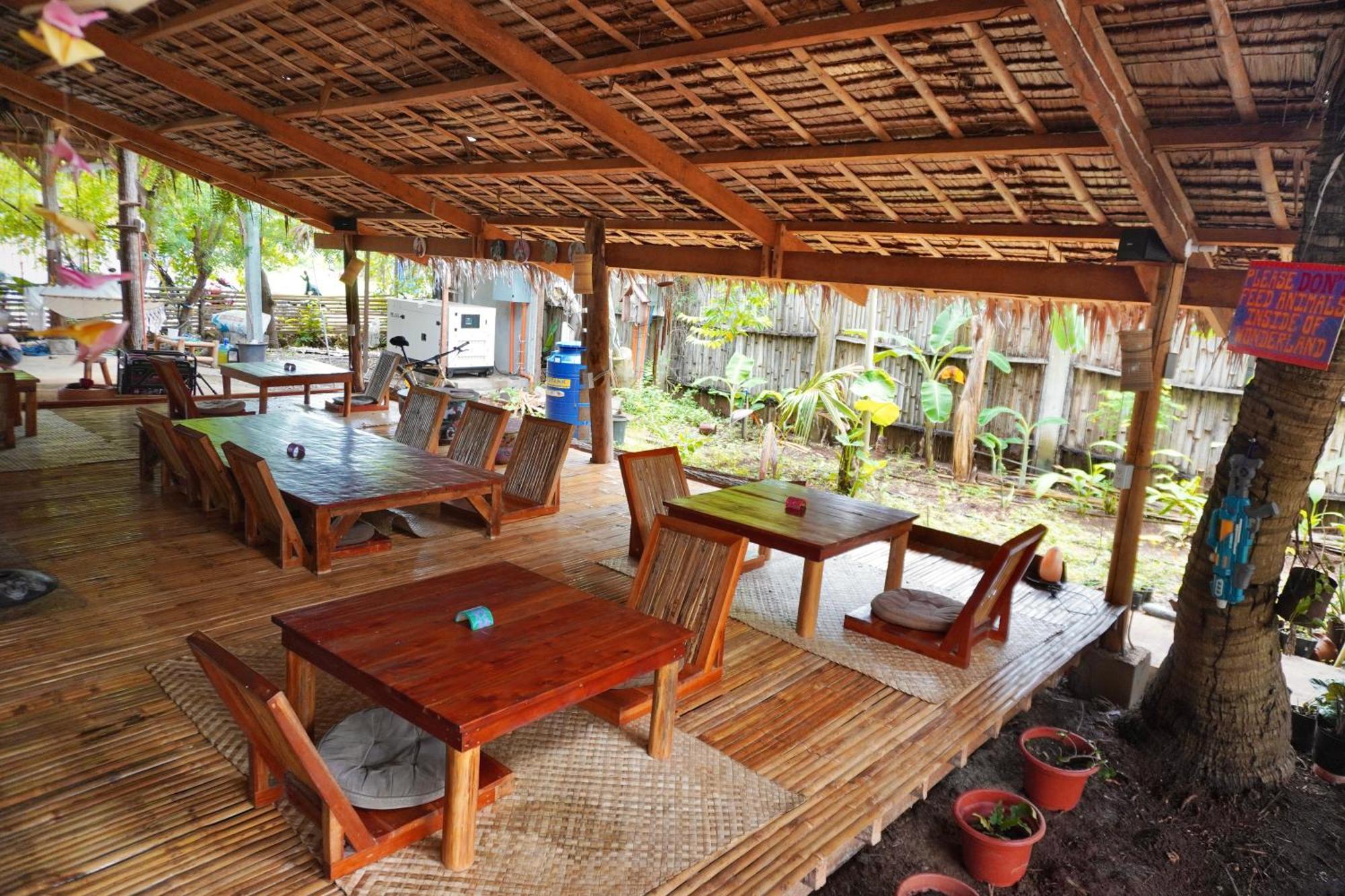 Wonderland Hotel Siquijor Exterior photo